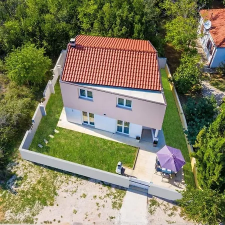 House With A Parking Space Nin, Zadar - 18143 بيت للعطل *