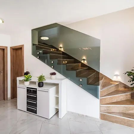 بيت للعطل House With A Parking Space Nin, Zadar - 18143 نين